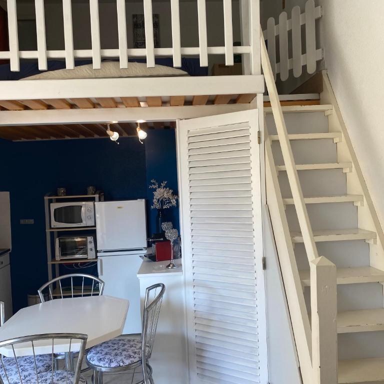 Joli appartement mezzanine avec parking et wifi La Roquille - Apartment mit 2 Schlafzimmern - 1