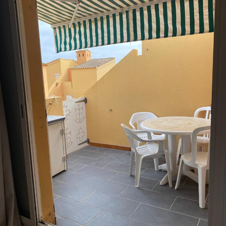 Joli appartement mezzanine avec parking et wifi La Roquille - Apartment mit 2 Schlafzimmern - 11