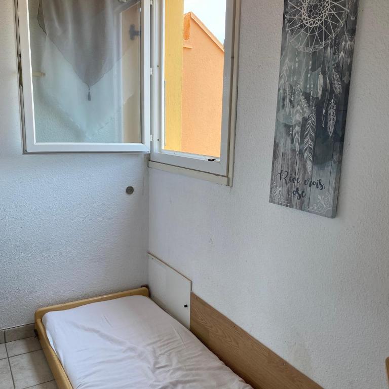 Joli appartement mezzanine avec parking et wifi La Roquille - Apartment mit 2 Schlafzimmern - 10
