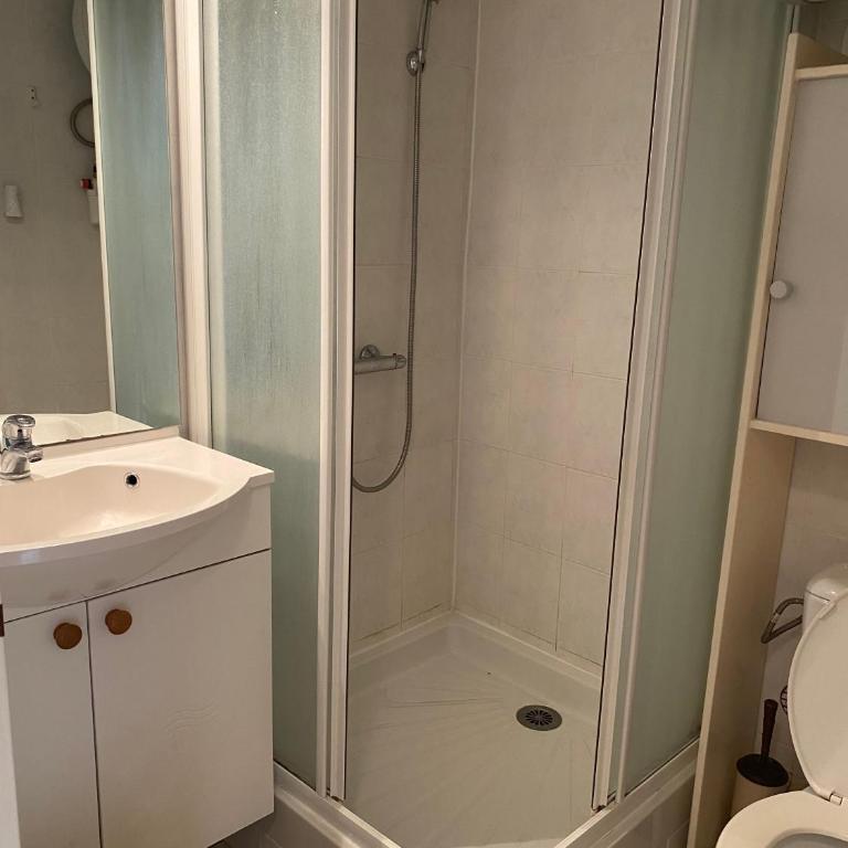 Joli appartement mezzanine avec parking et wifi La Roquille - Apartment mit 2 Schlafzimmern - 15