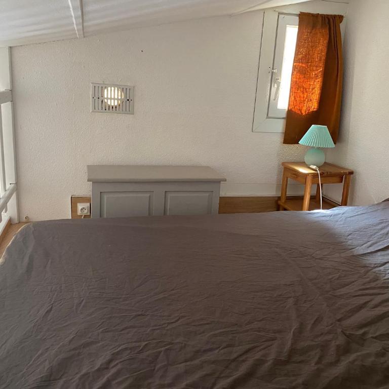 Joli appartement mezzanine avec parking et wifi La Roquille - Apartment mit 2 Schlafzimmern - 8