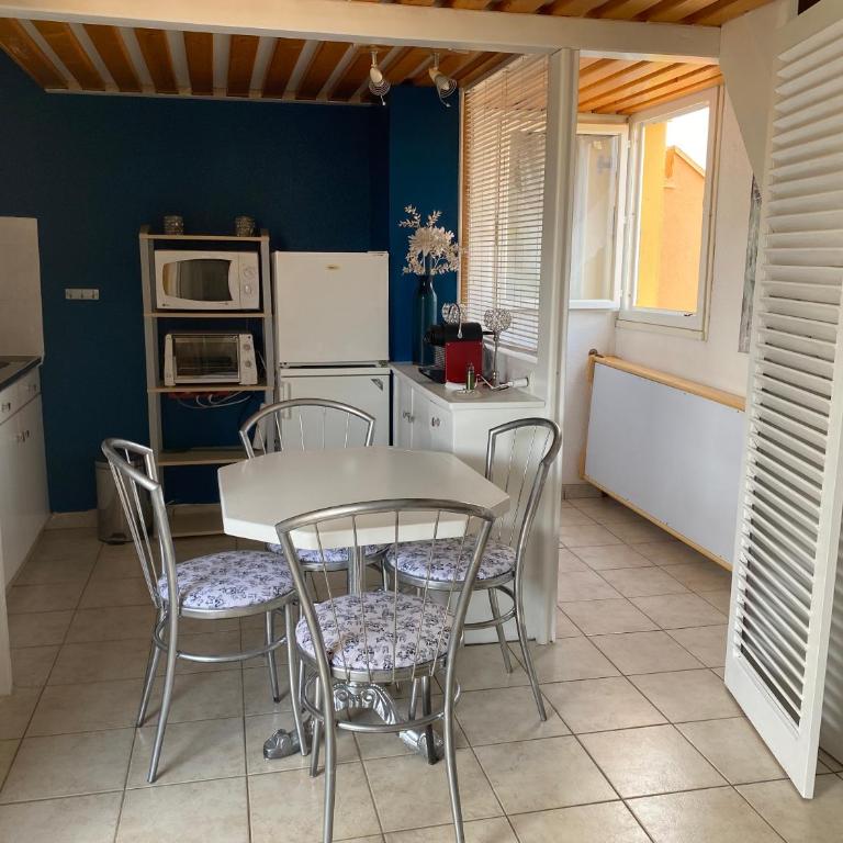Joli appartement mezzanine avec parking et wifi La Roquille - Apartment mit 2 Schlafzimmern - 14