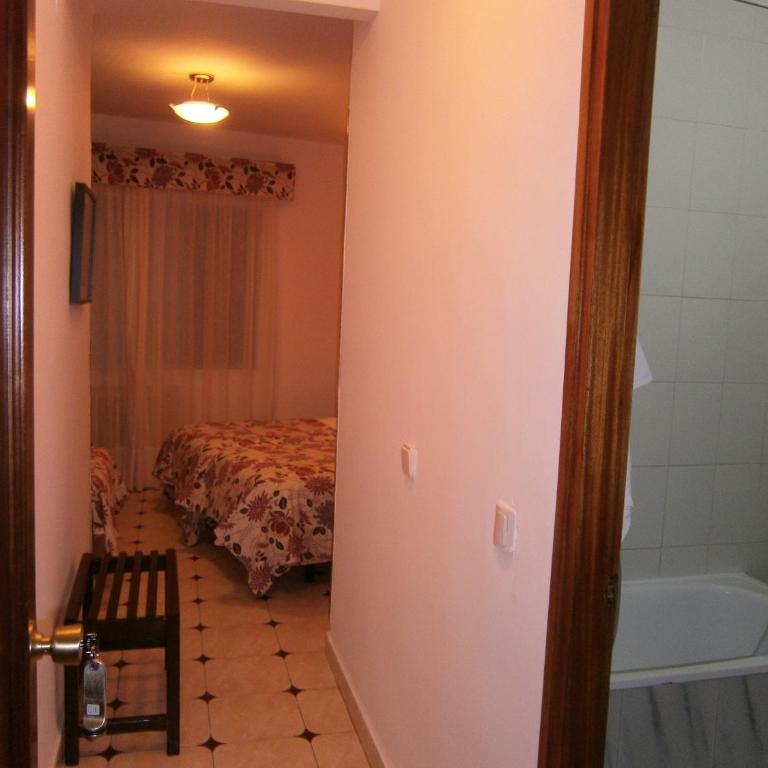 Hostal Residencia Avenida - Habitación Triple - 9