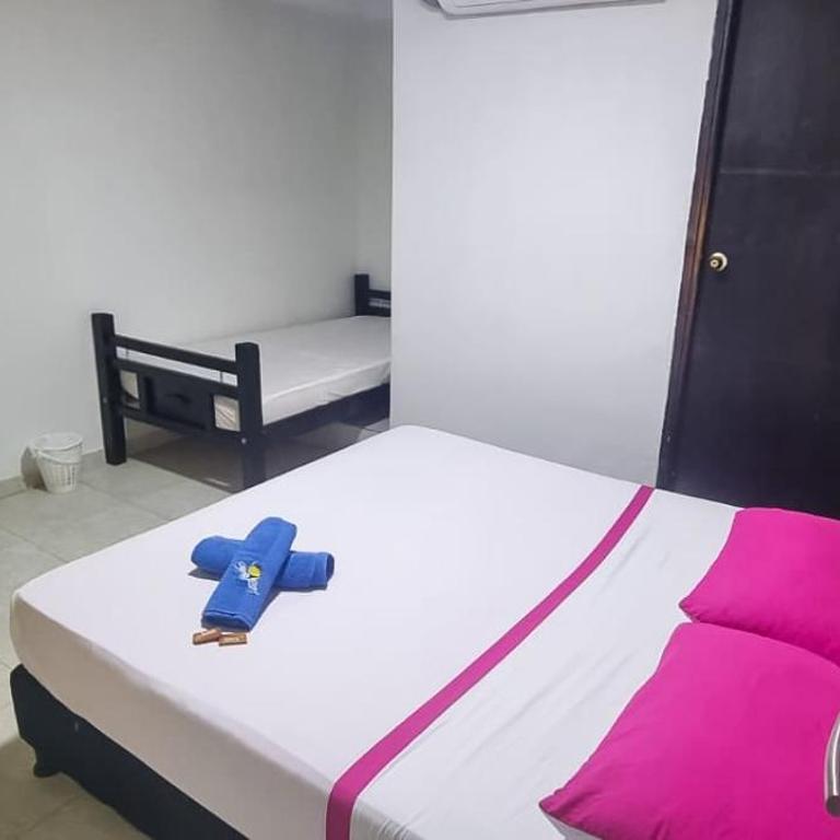 Hostel Stingray - Quadruple Room with Private Bathroom - 3