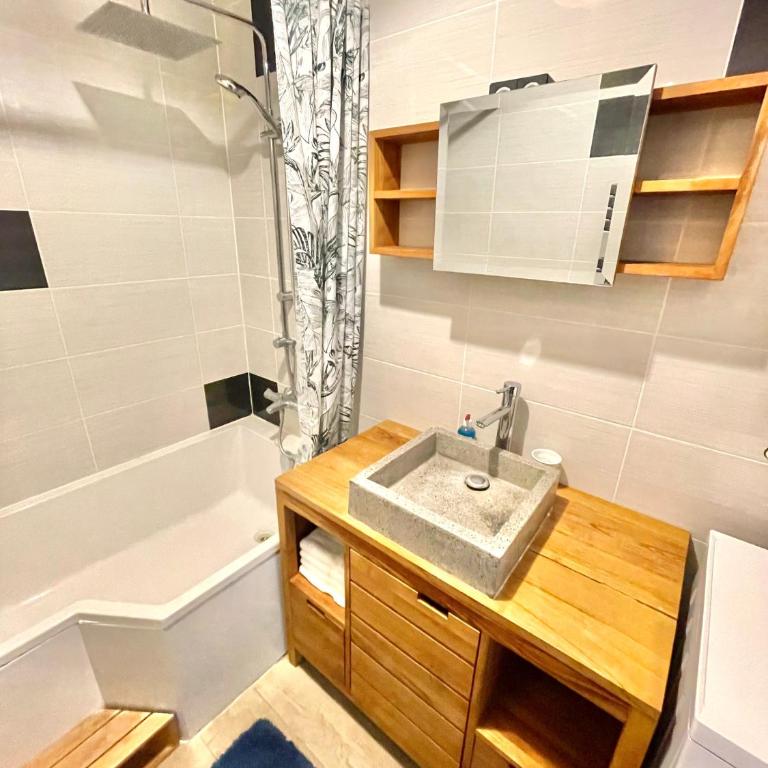 Le Turgot, proche thermes - Appartement 2 Chambres - 12
