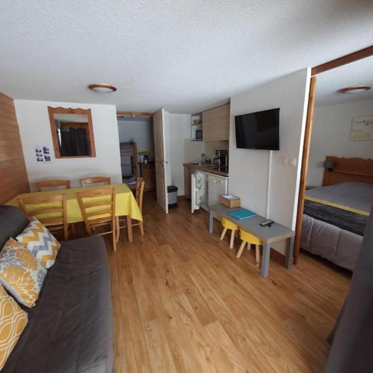 Chamrousse 1700 - Asters A03 - Rez de Jardin, Piscine, Sauna, Terrasse plein sud - Apartment mit 2 Schlafzimmern - 1