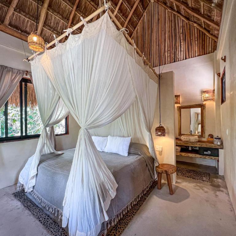 Diamante K - Inside Tulum National Park - Garden View King Bungalow - 12