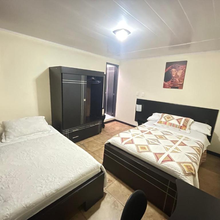 Hotel Alojate In - Habitación Triple - 6