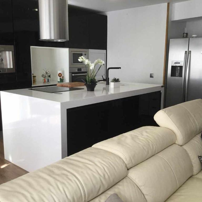 Gran piso alto LuzDiseño centrico con garaje - Apartamento de 2 dormitorios - 1