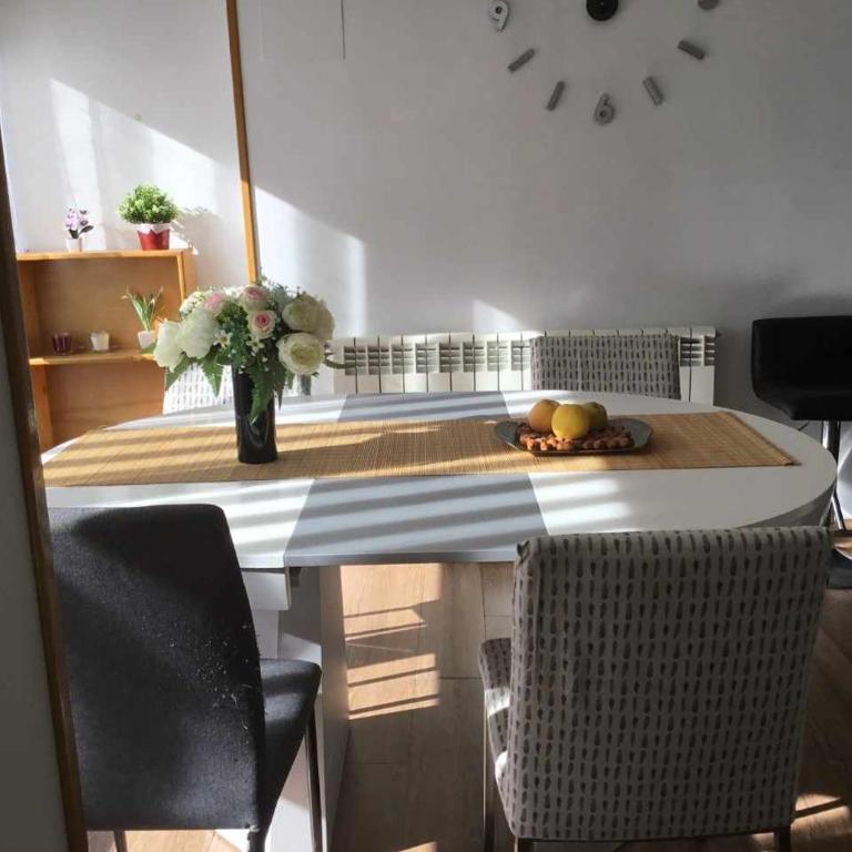 Gran piso alto LuzDiseño centrico con garaje - Apartamento de 2 dormitorios - 57