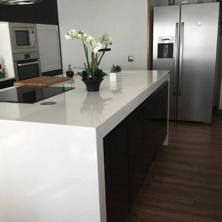 Gran piso alto LuzDiseño centrico con garaje - Apartamento de 2 dormitorios - 64