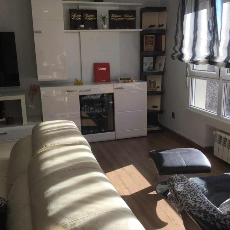 Gran piso alto LuzDiseño centrico con garaje - Apartamento de 2 dormitorios - 81