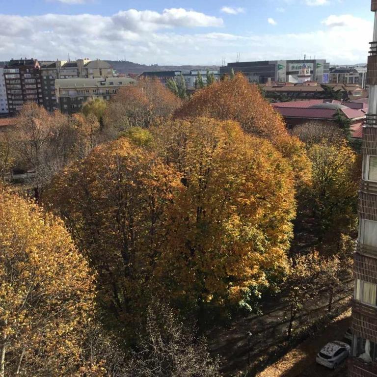 Gran piso alto LuzDiseño centrico con garaje - Apartamento de 2 dormitorios - 86