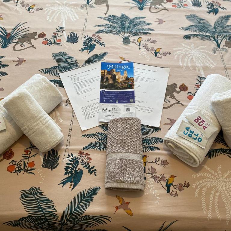 LUNAROOM Center & Quiet Guesthouse - Double Room with Shared Bathroom - 17