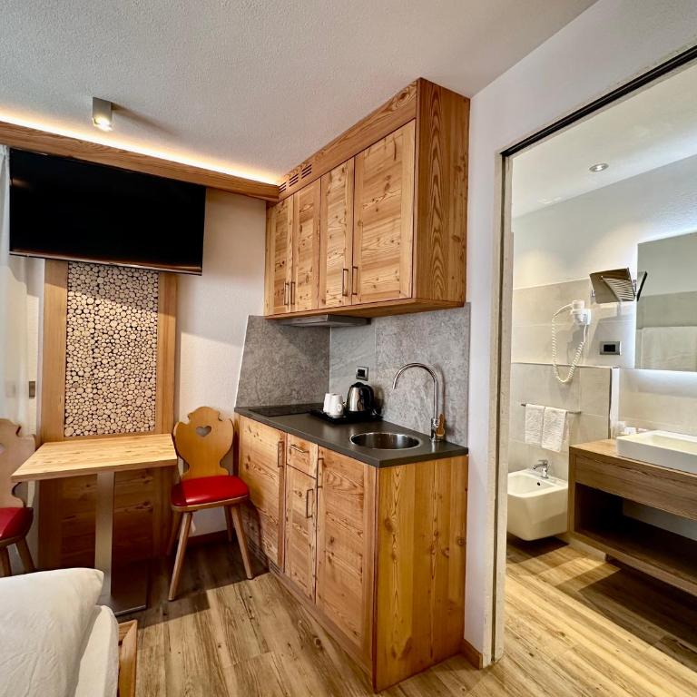 B&B Cèsa Planber Mountain View BIKE FRIENDLY - Monolocale Deluxe con Vista Montagna - 12