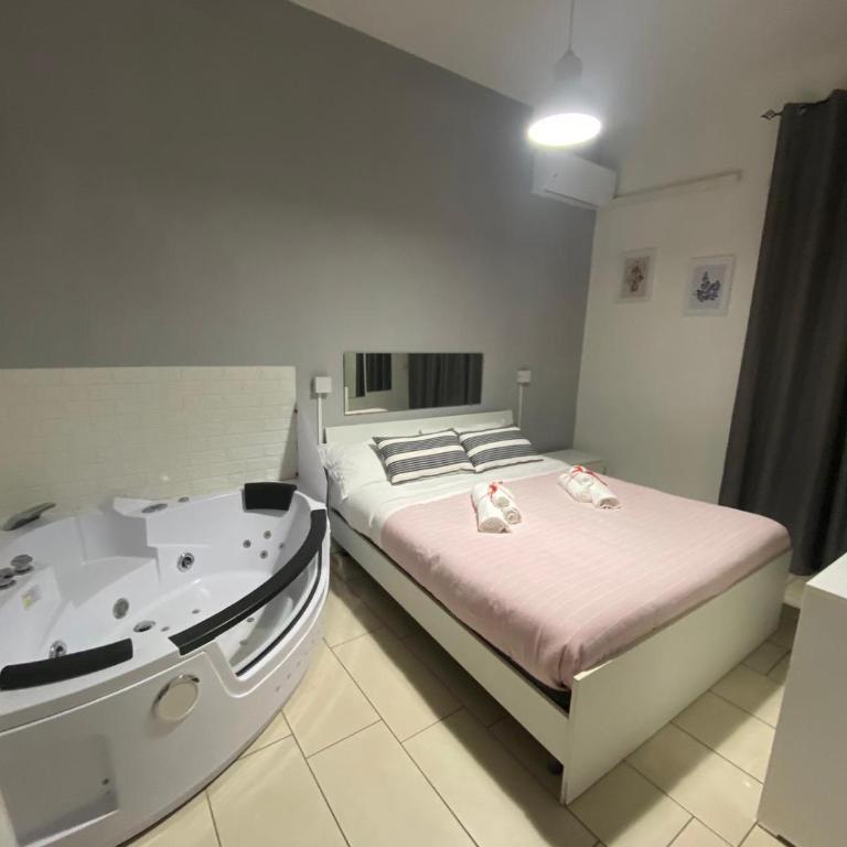 De Gasperi House- Elegante appartamento,con terrazza,nel cuore di Napoli - Casa con 1 Camera da Letto - 2
