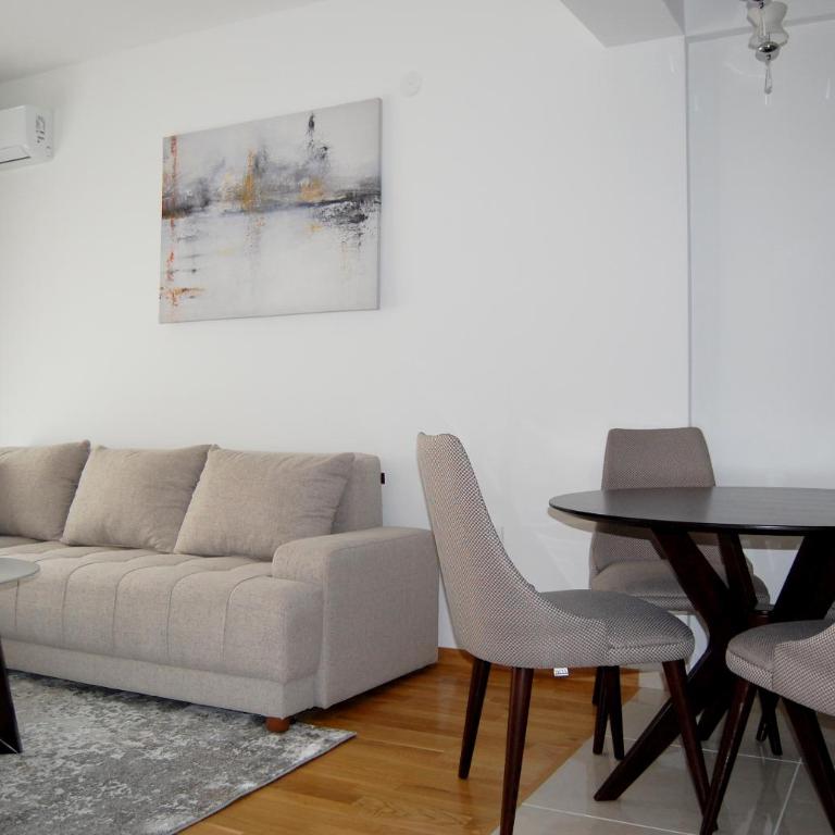 Status-M Аpartments 133 - Two-Bedroom Apartment - 9