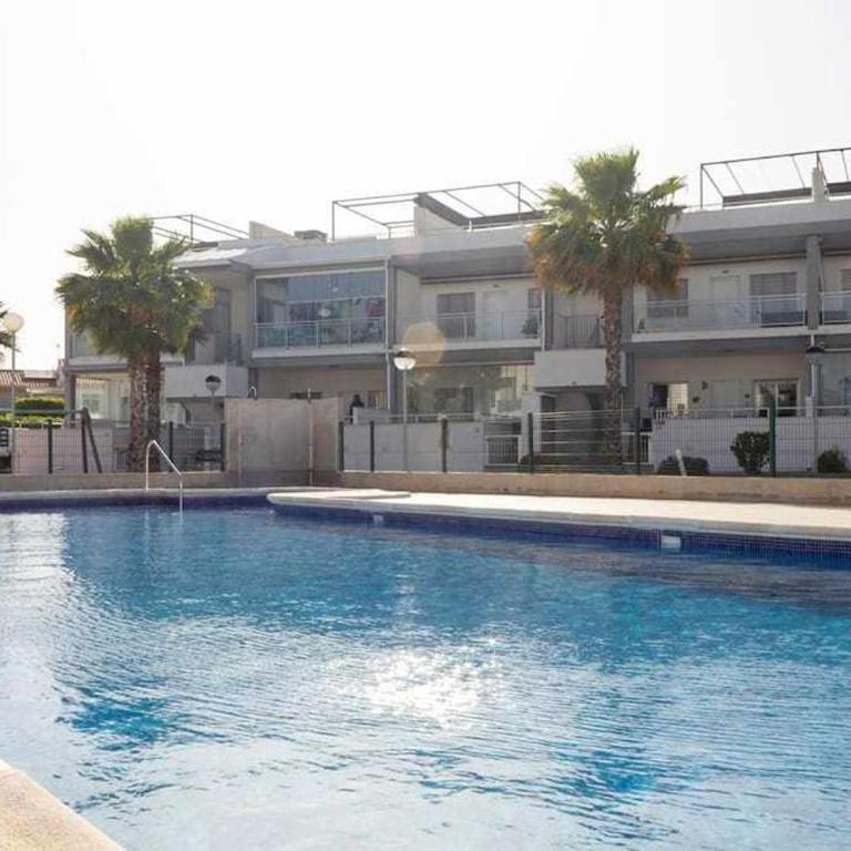 Bungalow Pink Oasis - Two-Bedroom Apartment - 3