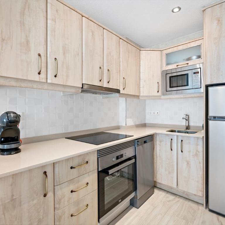 Sea View Benal Beach Apartment - Self Check-In - Benalmádena Costa Near Marina - One-Bedroom Apartment - 13