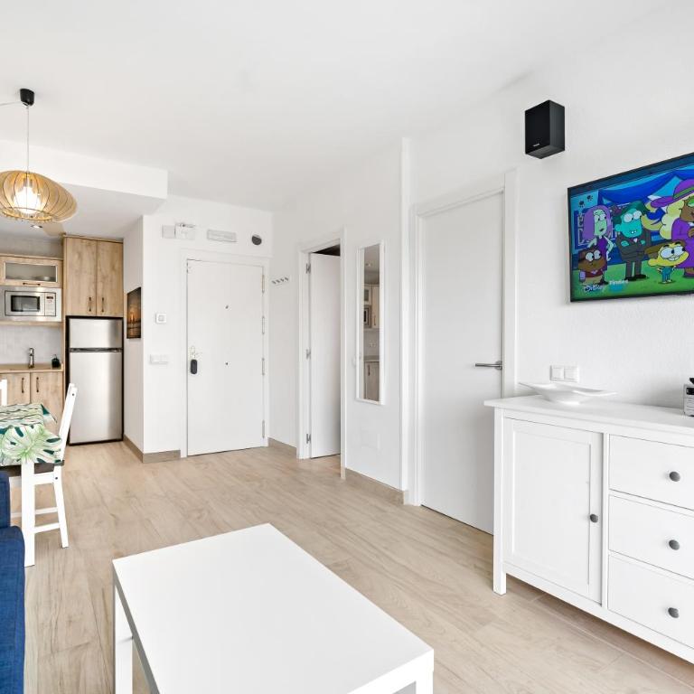 Sea View Benal Beach Apartment - Self Check-In - Benalmádena Costa Near Marina - One-Bedroom Apartment - 6