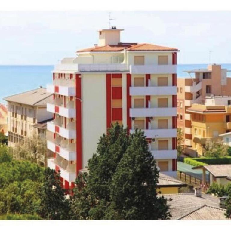 Three-Bedroom Apartment very close to the beach - Apartment - 9