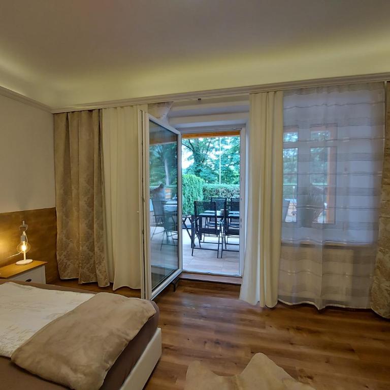 AusZeit Steiraland 3 mit überdachter Terasse privatem Garten und gratis Parkplatz - Appartamento con 1 Camera da Letto - 9