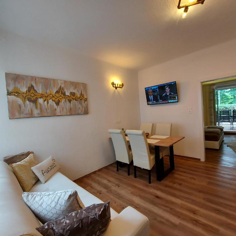 AusZeit Steiraland 3 mit überdachter Terasse privatem Garten und gratis Parkplatz - Appartamento con 1 Camera da Letto - 18