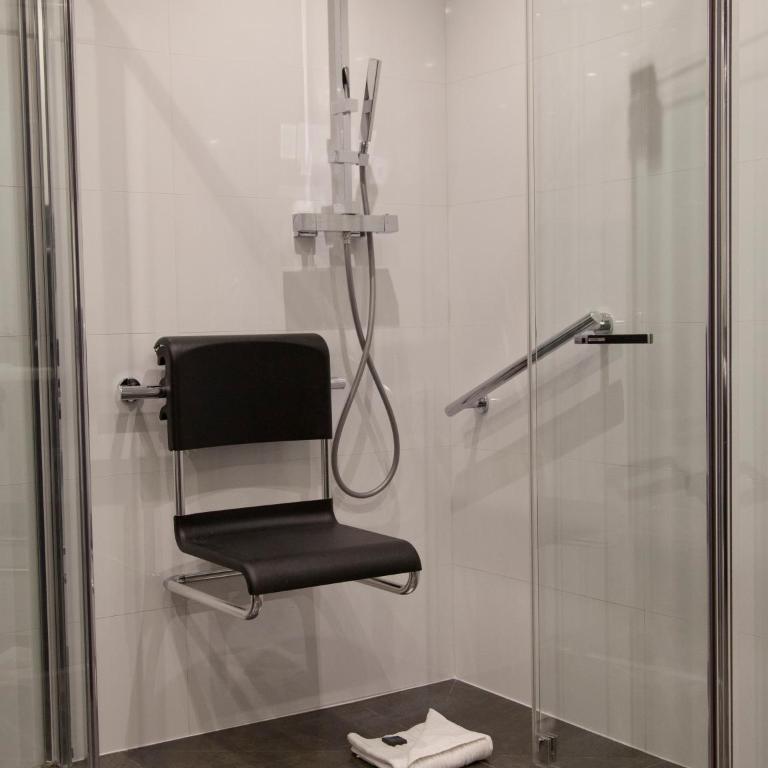 L'Empire Paris - Louvre - Chambre Triple - Accessible aux Personnes à Mobilité Réduite - 1
