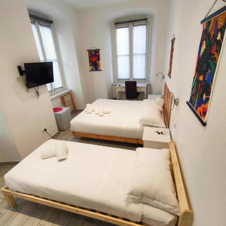 Rossetti Rooms - Camera Tripla con Bagno Privato - 3