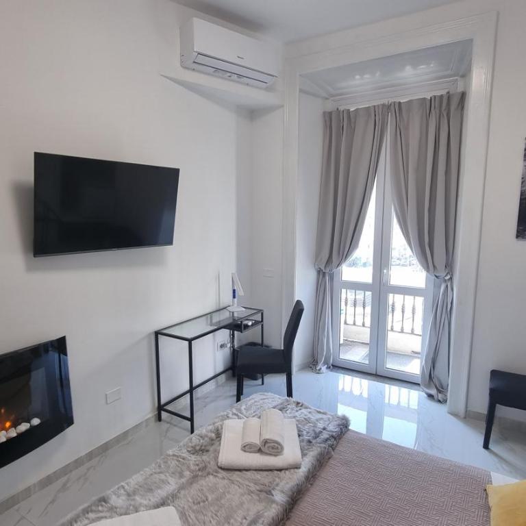 Casa Storica Piazza 5 Giornate - Double Room with Balcony - 8