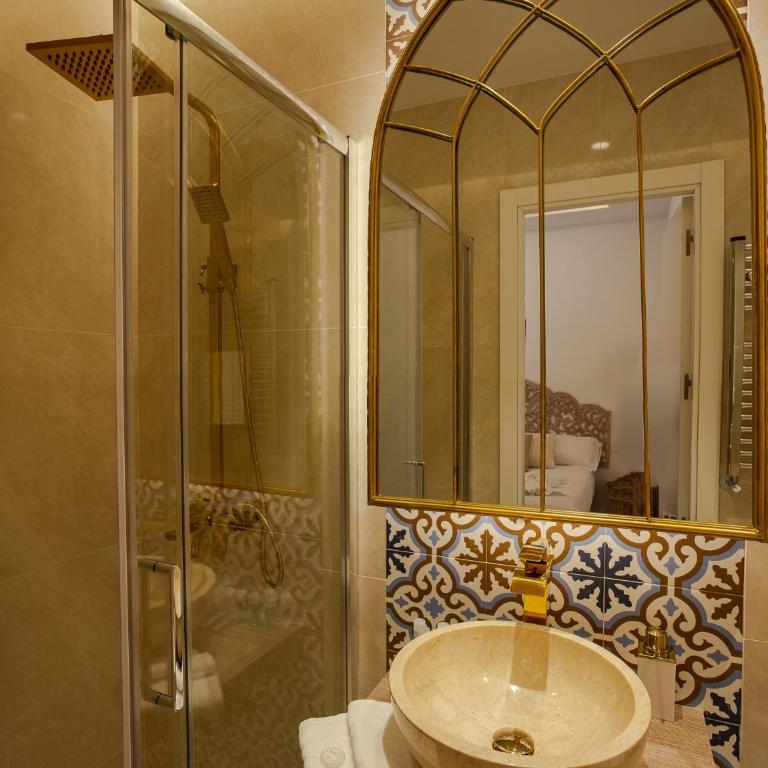 Plaza España V calle San Bernardino 6BR 6BH - Apartment - 6