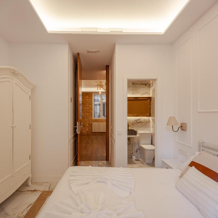 Plaza España V calle San Bernardino 6BR 6BH - Apartment - 5