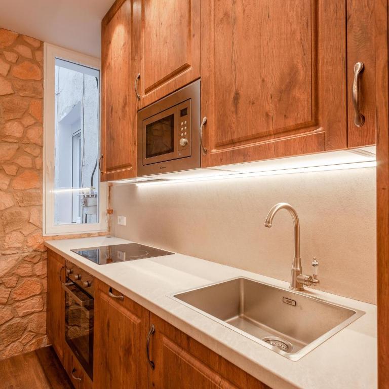 Plaza España V calle San Bernardino 6BR 6BH - Apartment - 2
