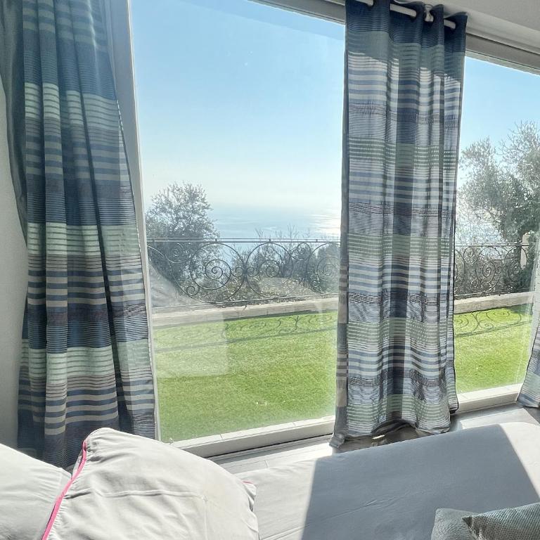 Luxurious studio suite near Monaco with sea view - Studio - 10