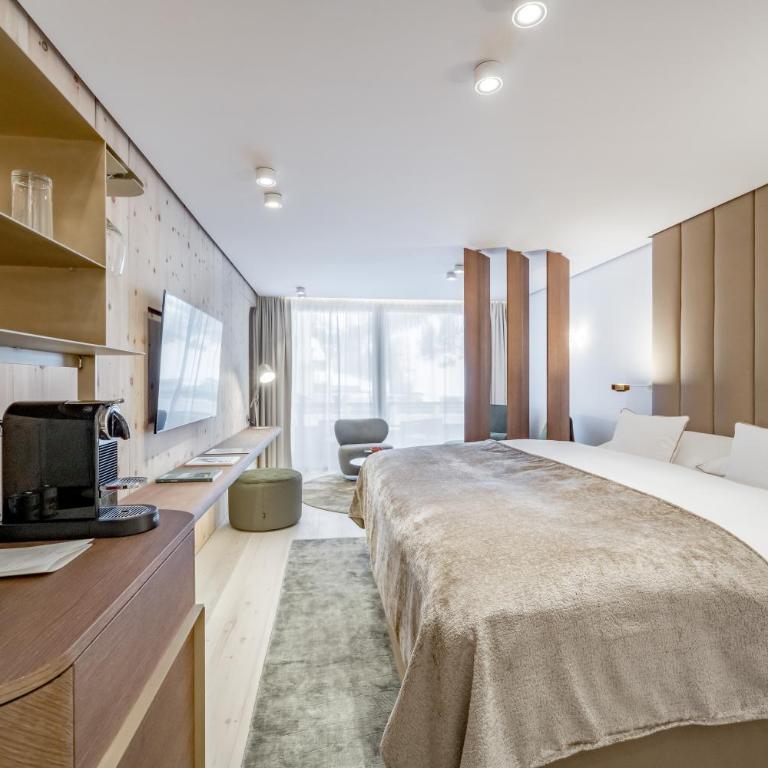 Relais & Châteaux Chasa Montana - Deluxe Doppelzimmer mit Balkon - 3