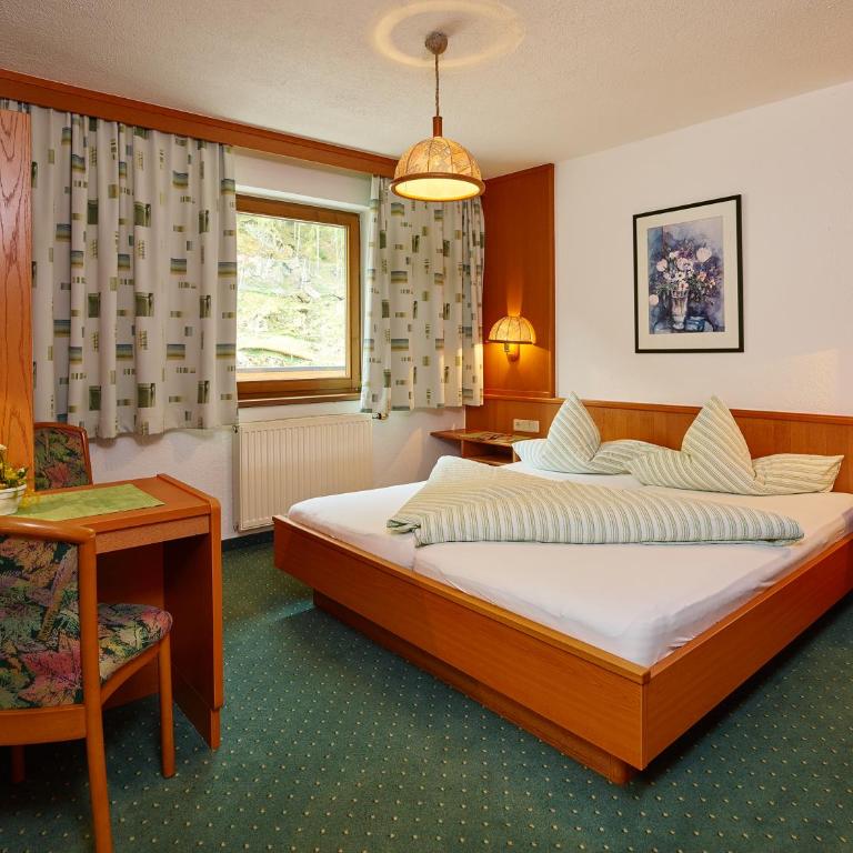 Haus Anton Sölden - Apartments & Zimmer - Doppelzimmer - 2