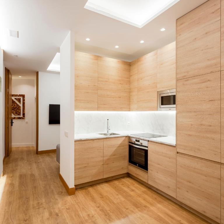 Plaza España V calle San Bernardino 6BR 6BH - Apartment - 6