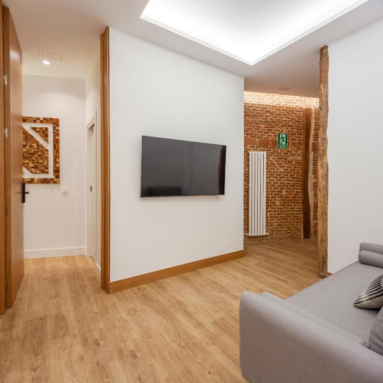 Plaza España V calle San Bernardino 6BR 6BH - Apartment - 4