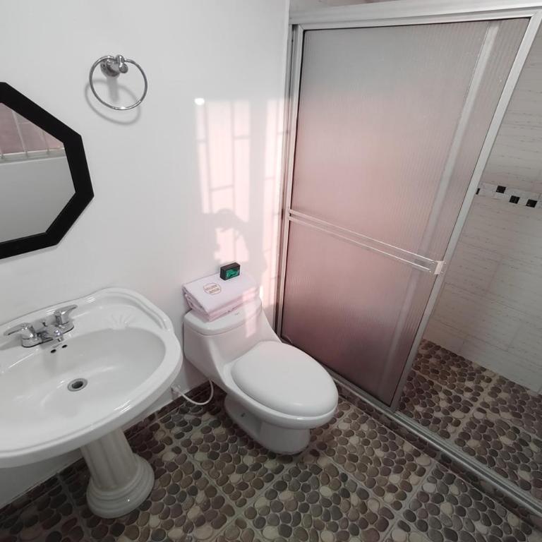 Ayenda Gold House - Standard Quadruple Room - 7