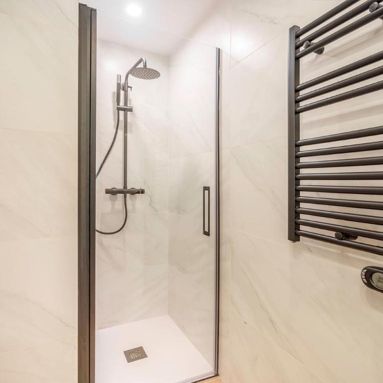 ApartsNouBcn Equador Les Corts - Two-Bedroom Apartment - 14