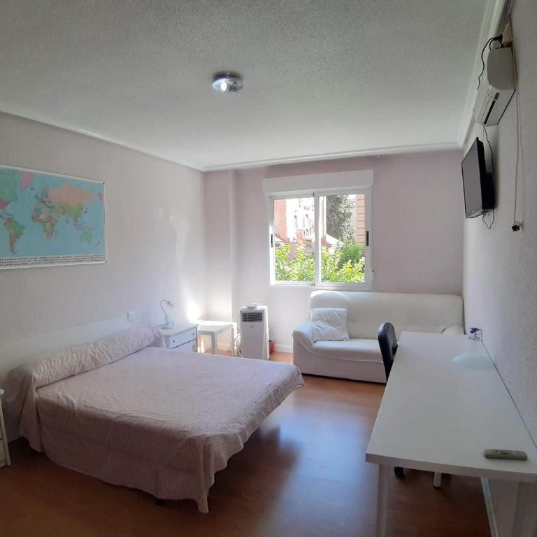 Apartamento Obispo Frutos - Three-Bedroom Standard Apartment - 1