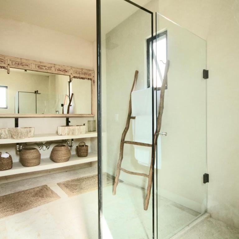 Casa Realm - Deluxe Double Room with Balcony - 4