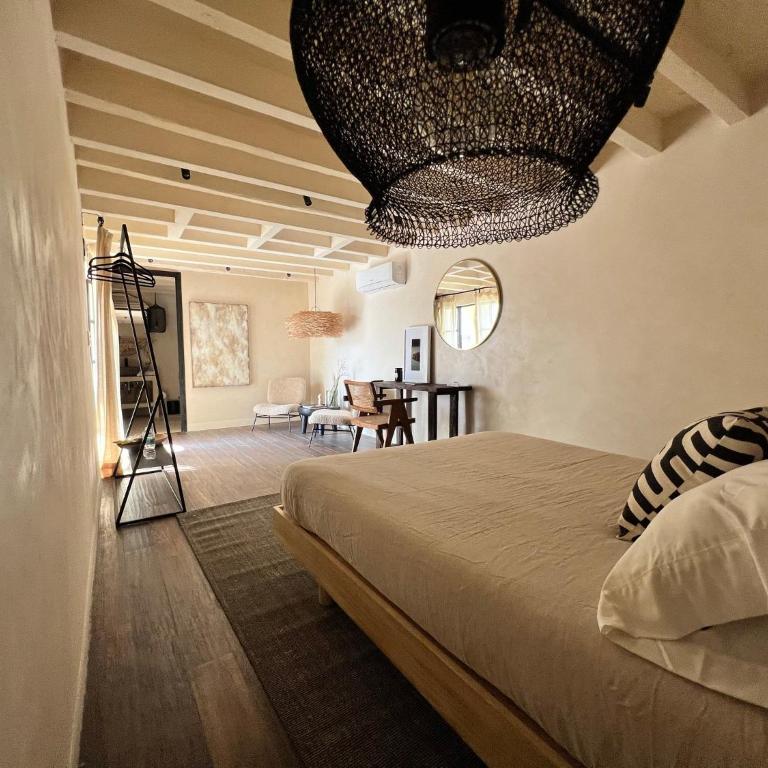Casa Realm - Deluxe Queen Room - 3