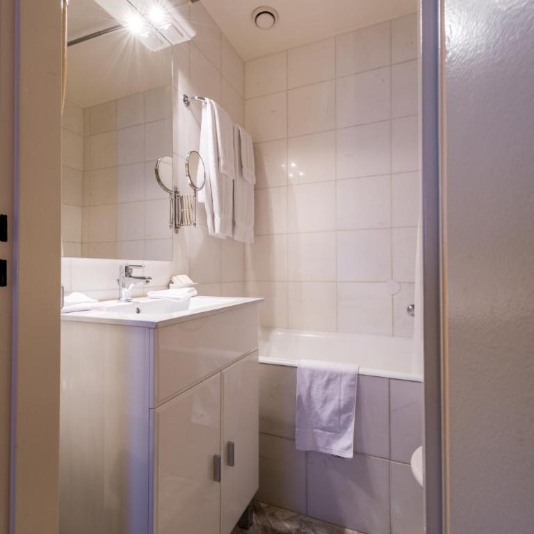 Hotel Diplomate - Double or Twin Room - 3