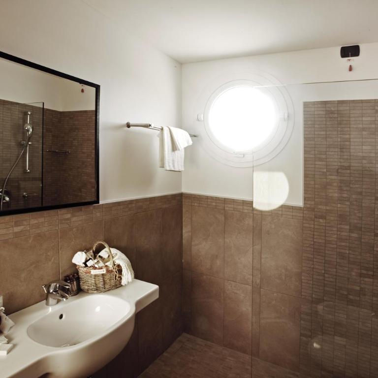 D-Place Hotel & Suite - Junior Suite with Balcony - 2
