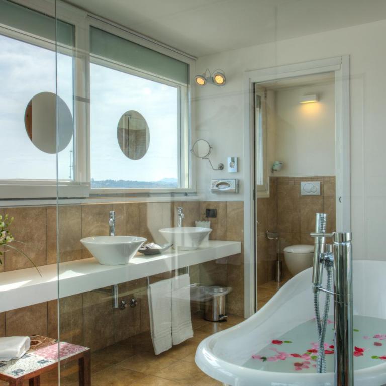 D-Place Hotel & Suite - Suite with Terrace - 5