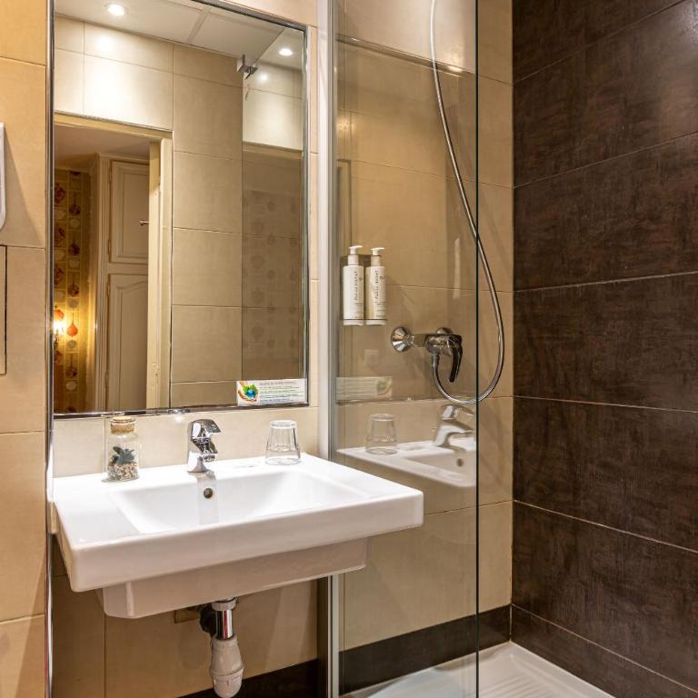 Hotel Romance Malesherbes by Patrick Hayat - Chambre Dumas - 9