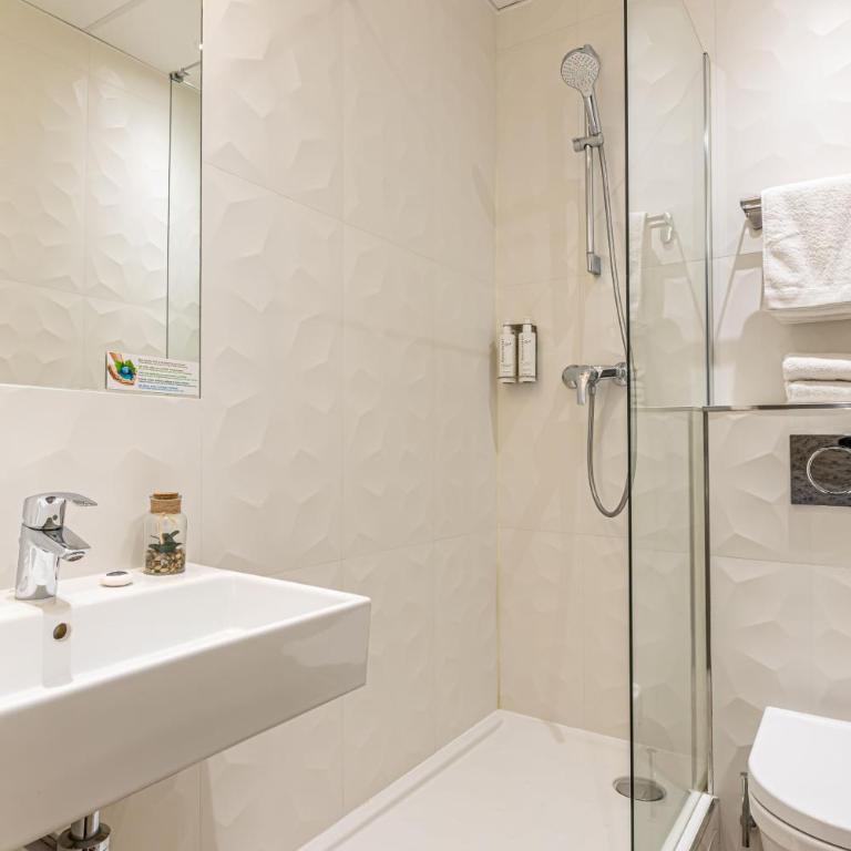 Hotel Romance Malesherbes by Patrick Hayat - Chambre Supérieure Musset - 10