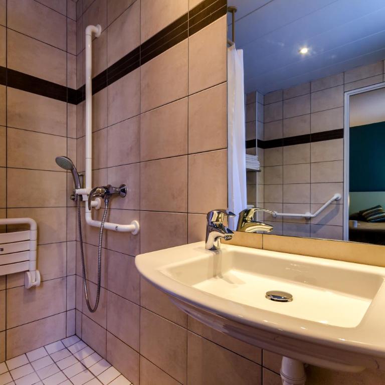 Hôtel Miramont - Habitación Triple - 2