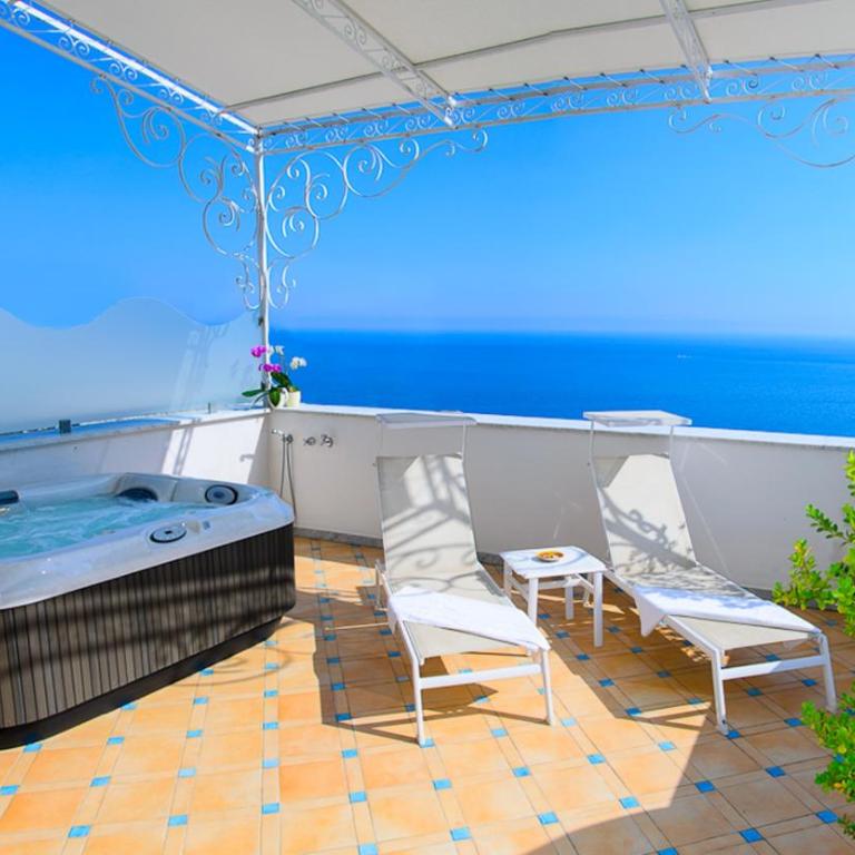 Palazzo Marzoli charme Resort - Small Luxury Hotel - Suite con Vasca Idromassaggio e Vista Mare - 2